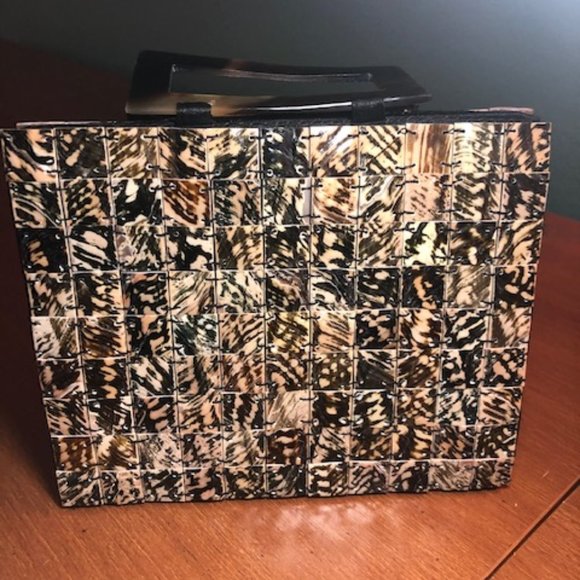 Handcrafted Mother of Pearl Purse - Picture 7 of 7